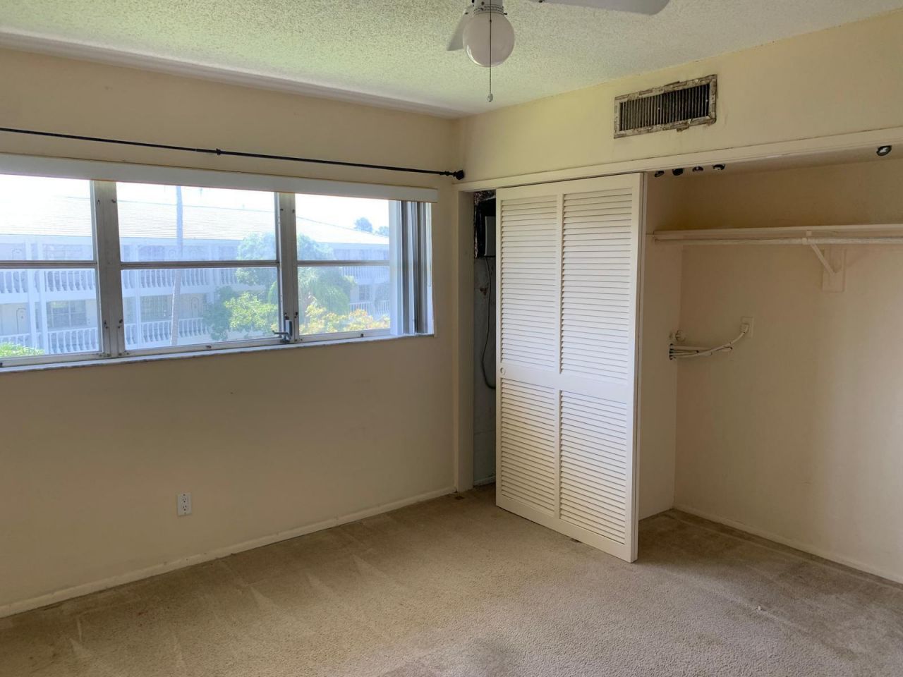 2453 NE 51st Street, Unit D316, Fort Lauderdale, FL 33308 Photo