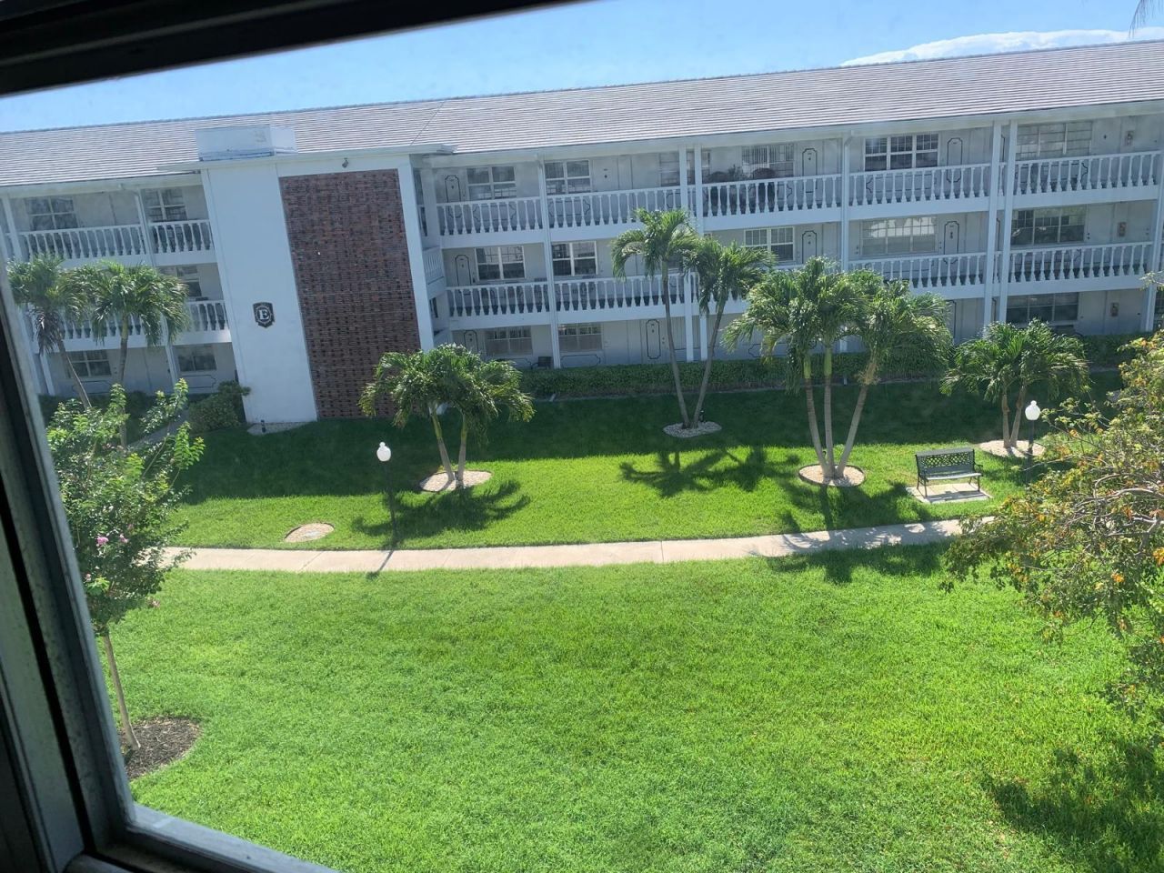 2453 NE 51st Street, Unit D316, Fort Lauderdale, FL 33308 Photo