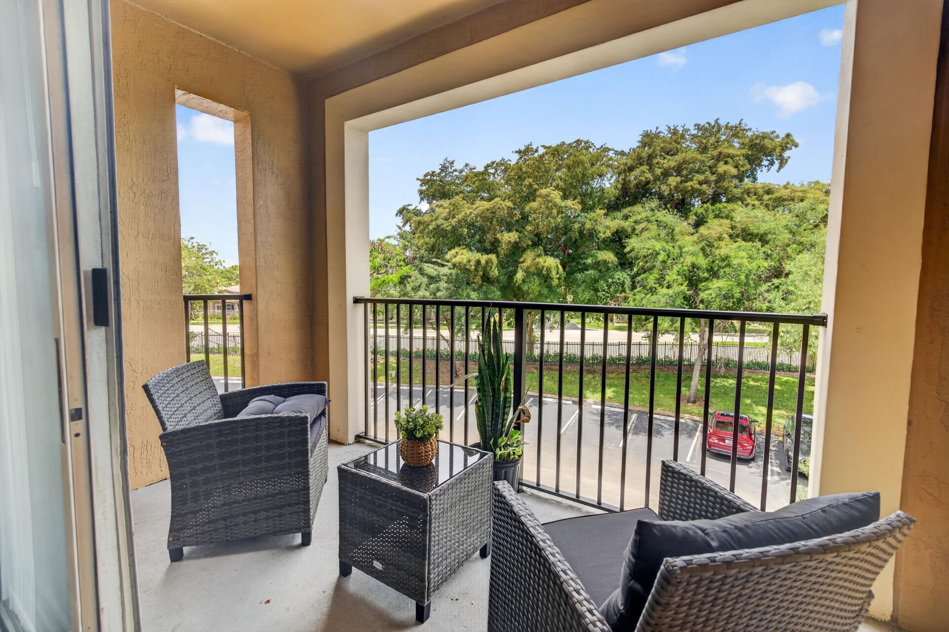8020 N Nob Hill Road, Unit 305, Tamarac, FL 33321 Photo