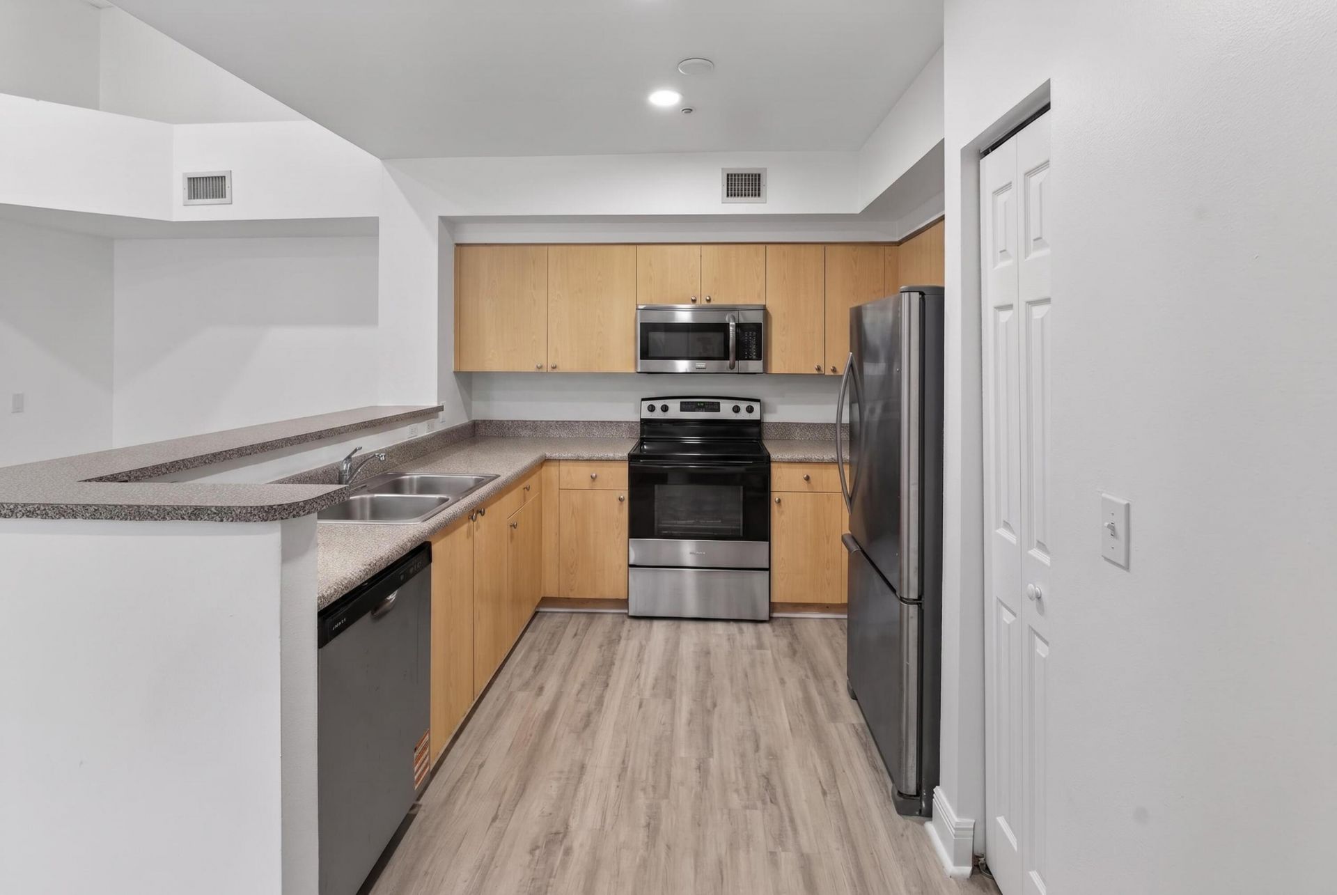 8020 N Nob Hill Road, Unit 305, Tamarac, FL 33321 Photo