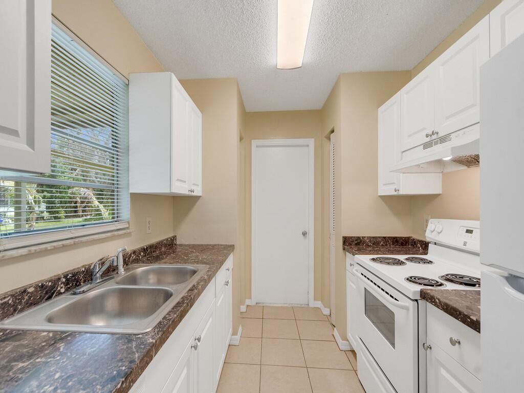 205 SW Voltair Terrace, Port Saint Lucie, FL 34984 Photo