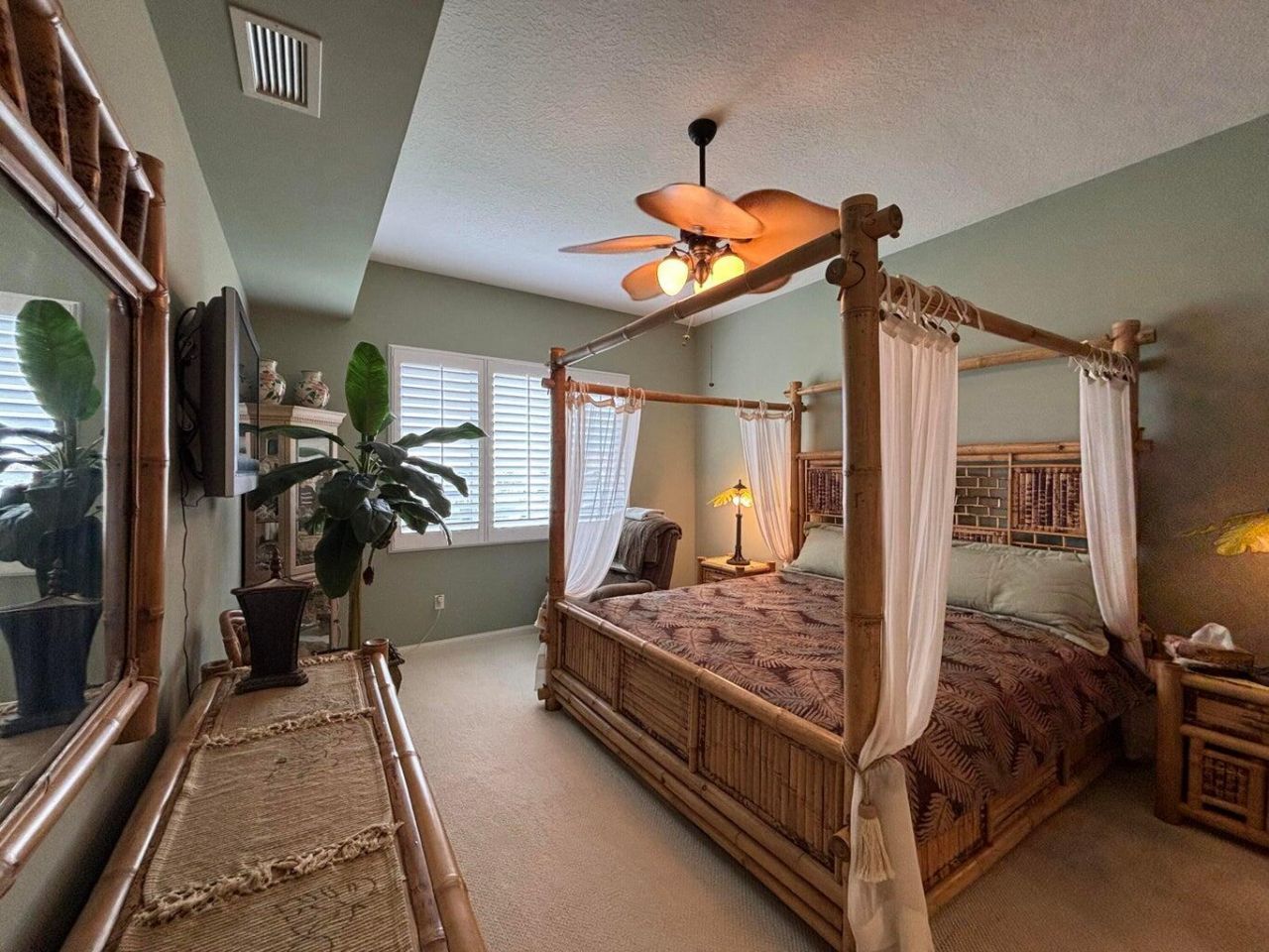12 W Harbour Isle Dr Drive W, Unit 204, Fort Pierce, FL 34949 Photo