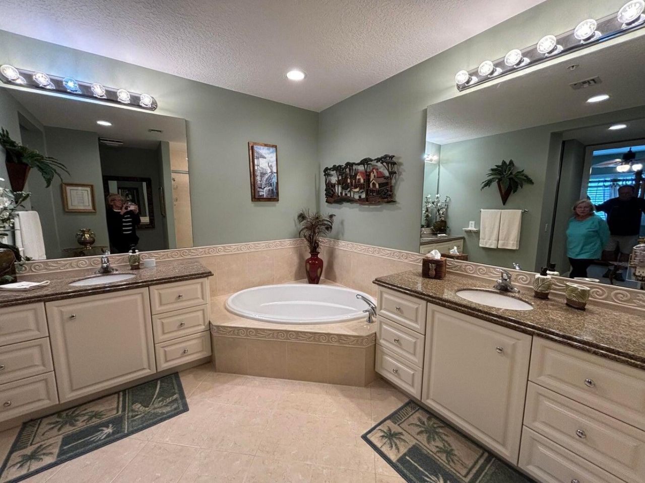 12 W Harbour Isle Dr Drive W, Unit 204, Fort Pierce, FL 34949 Photo