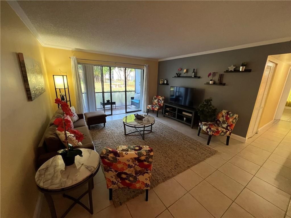 1009 Green Pine Boulevard, Unit G1, West Palm Beach, FL 33409 Photo