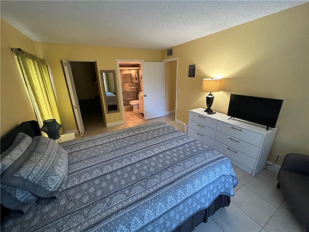 1009 Green Pine Boulevard, Unit G1, West Palm Beach, FL 33409 Photo