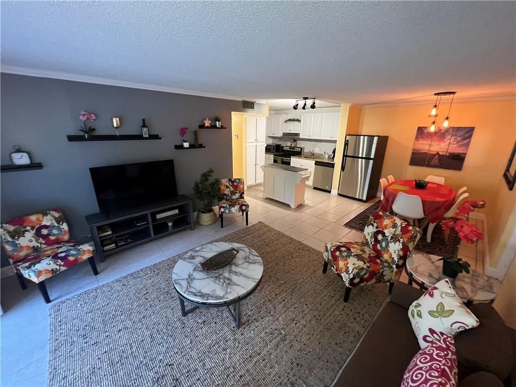 1009 Green Pine Boulevard, Unit G1, West Palm Beach, FL 33409 Photo