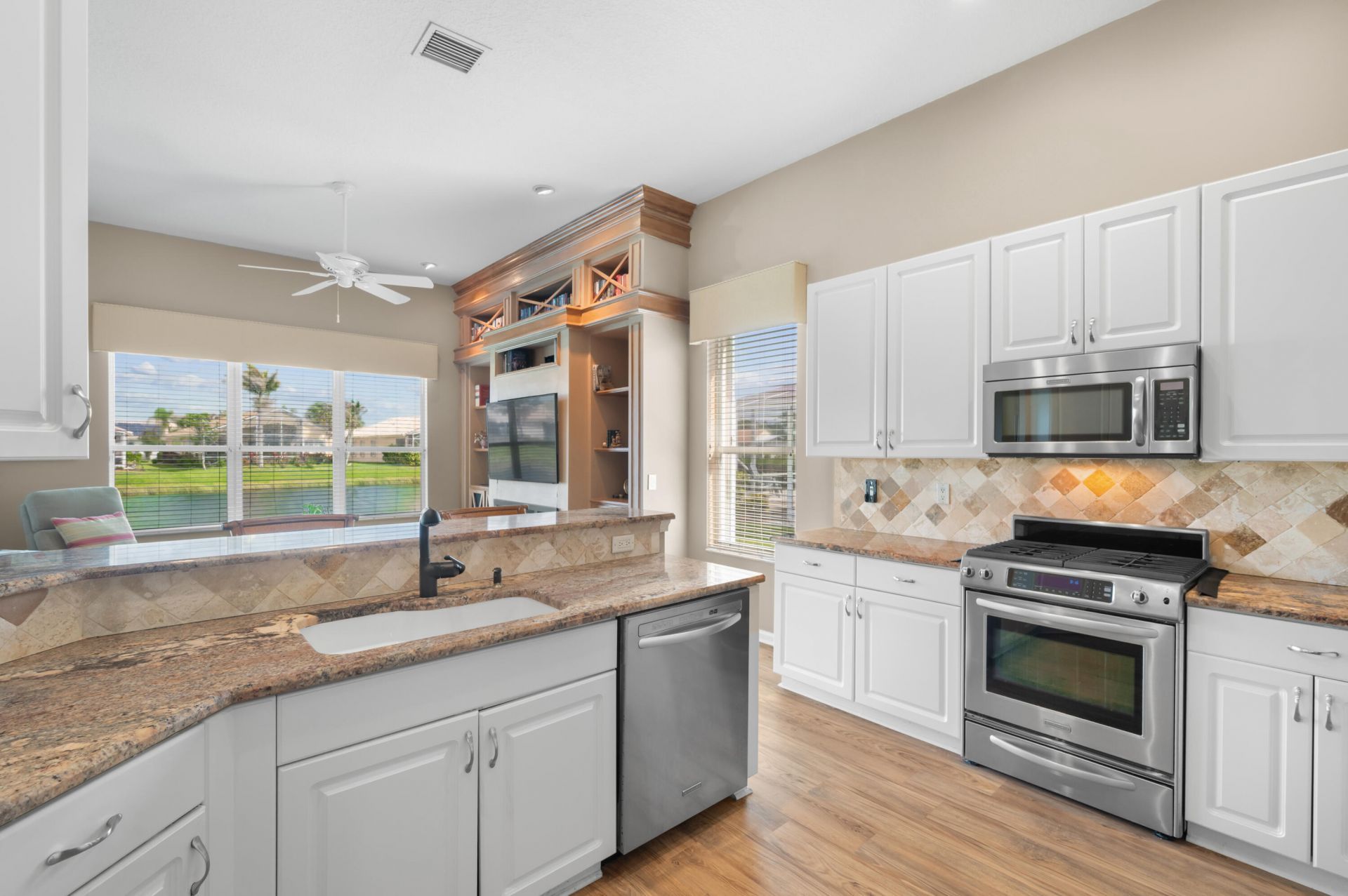 524 NW Blue Lake Drive, Port Saint Lucie, FL 34986 Photo