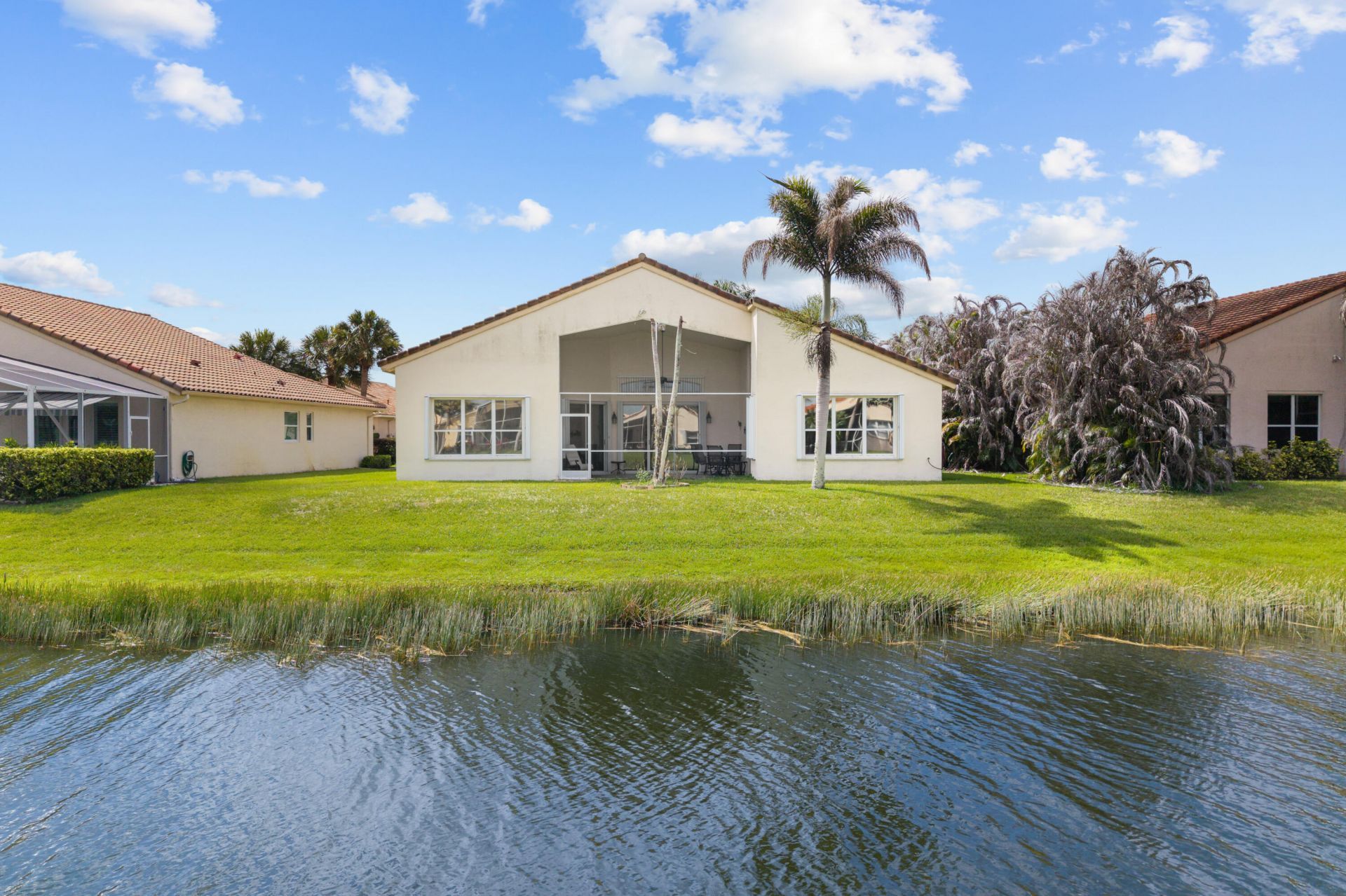 524 NW Blue Lake Drive, Port Saint Lucie, FL 34986 Photo
