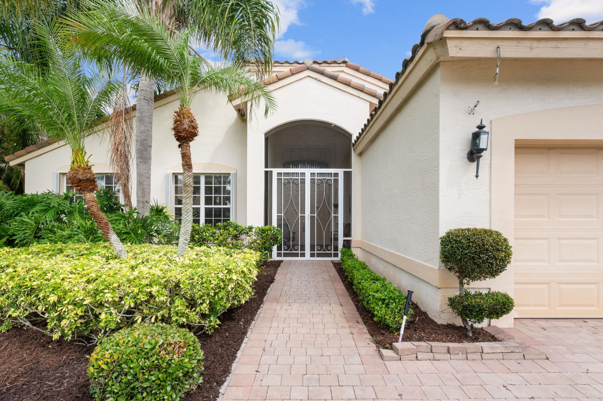 524 NW Blue Lake Drive, Port Saint Lucie, FL 34986 Photo