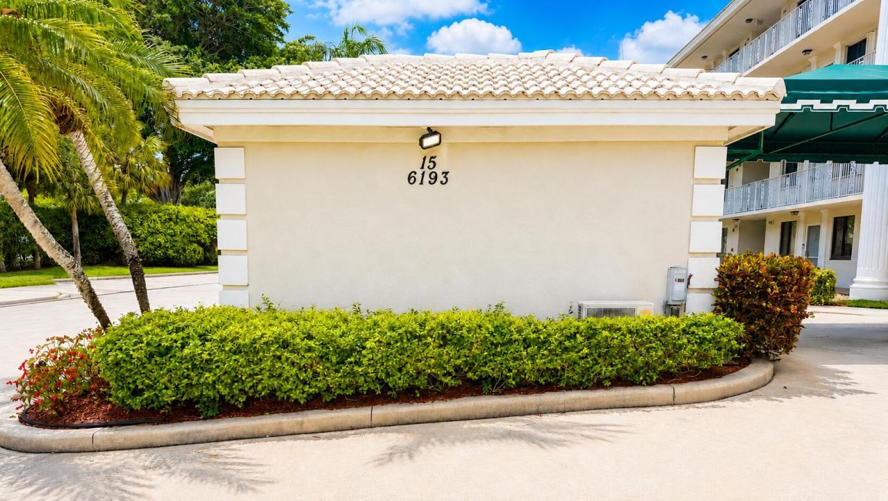 6193 Balboa Circle, Unit 405, Boca Raton, FL 33433 Photo