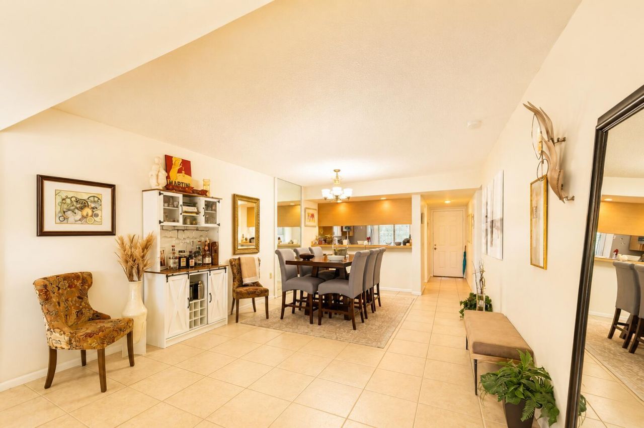6193 Balboa Circle, Unit 405, Boca Raton, FL 33433 Photo