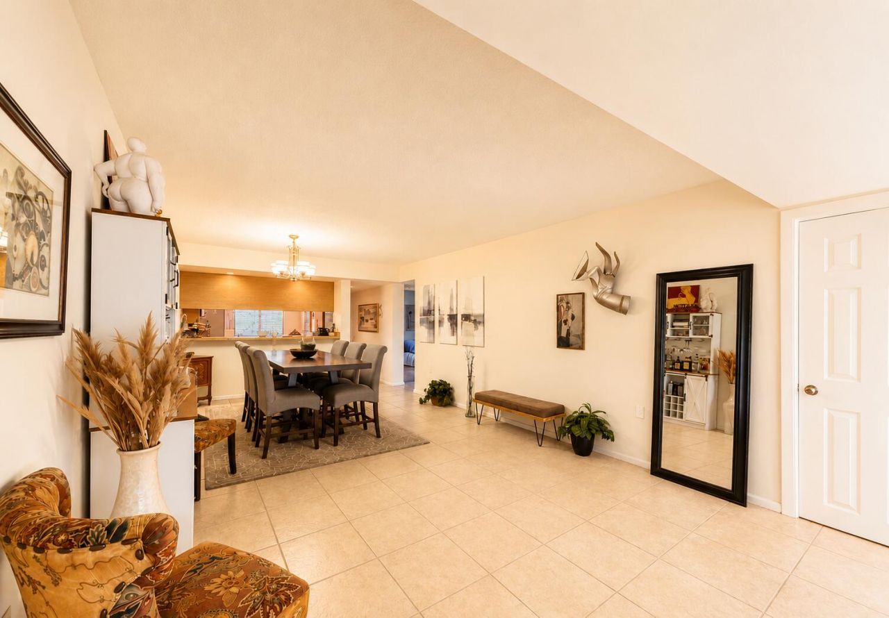 6193 Balboa Circle, Unit 405, Boca Raton, FL 33433 Photo