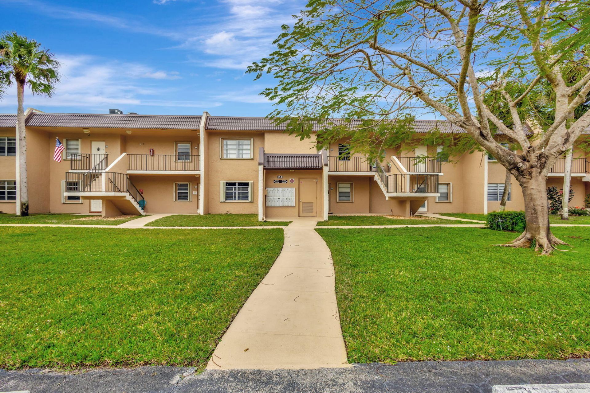 154 Lake Meryl Drive, Unit 255, West Palm Beach, FL 33411 Photo