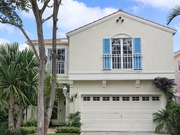 49 Vía Verona, Palm Beach Gardens, FL 33418