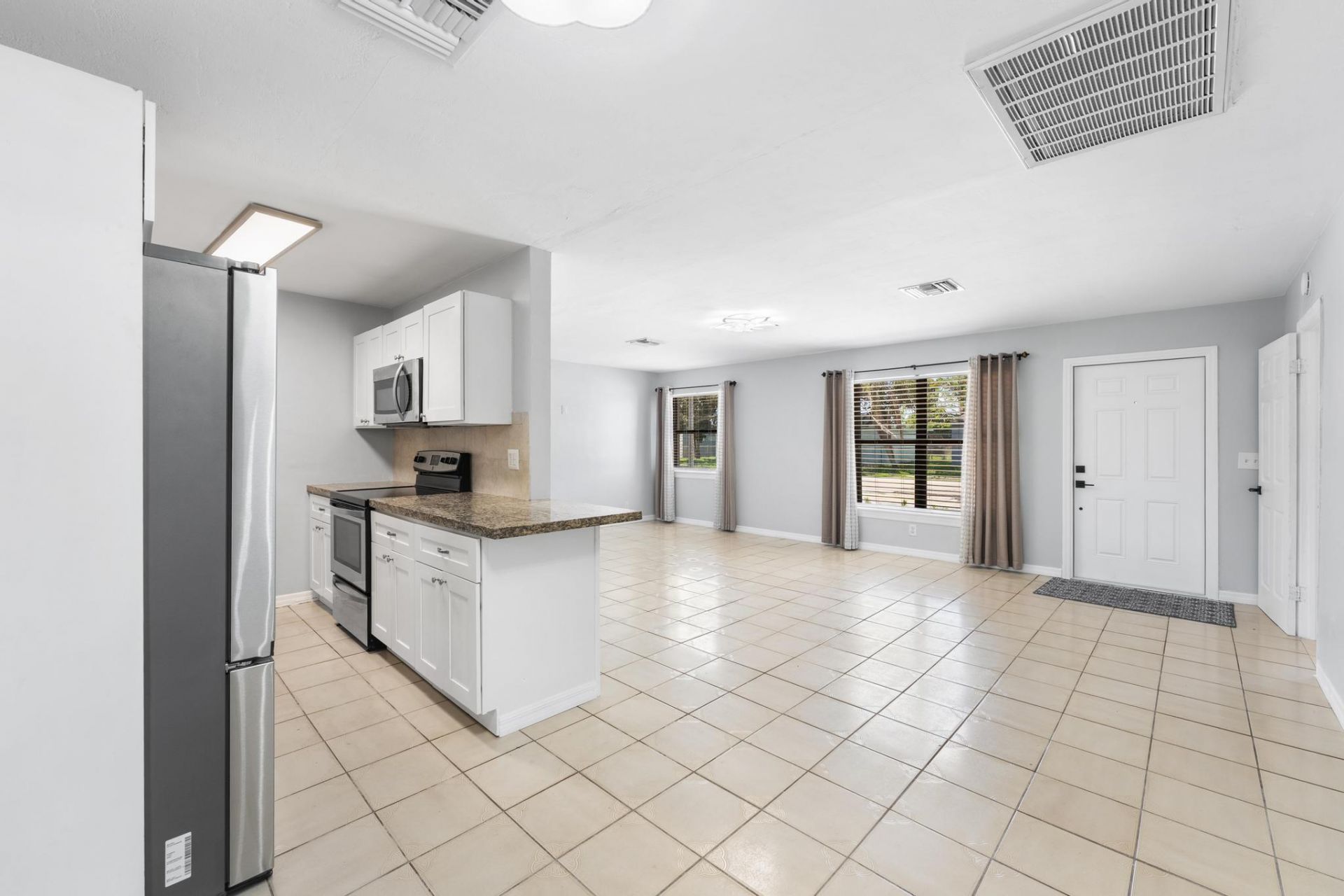 2105 Wellington Road, West Palm Beach, FL 33409 Photo