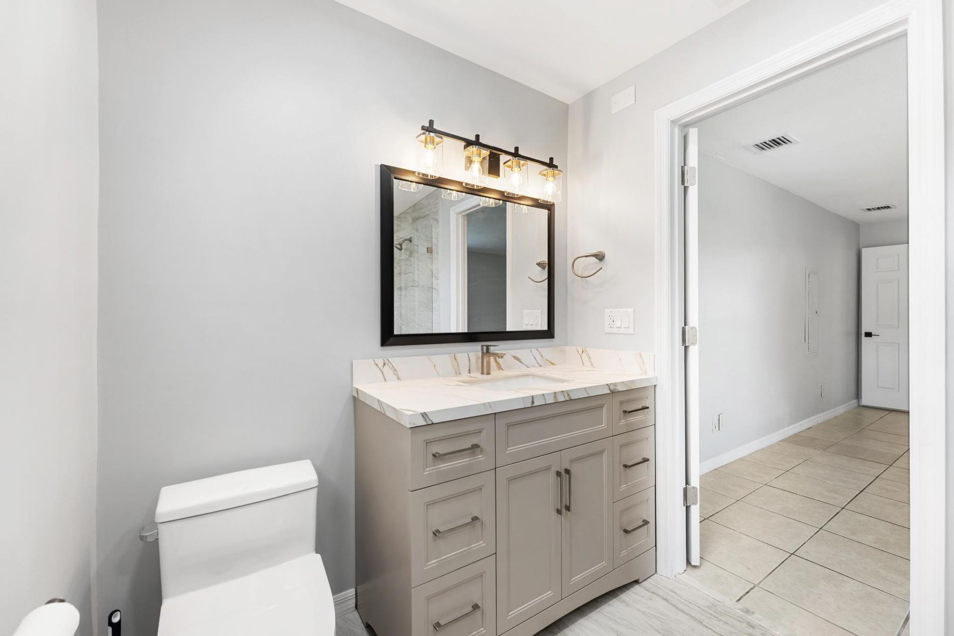 2105 Wellington Road, West Palm Beach, FL 33409 Photo
