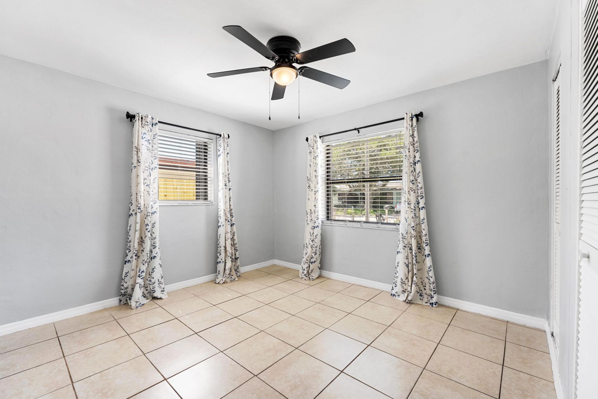 2105 Wellington Road, West Palm Beach, FL 33409 Photo