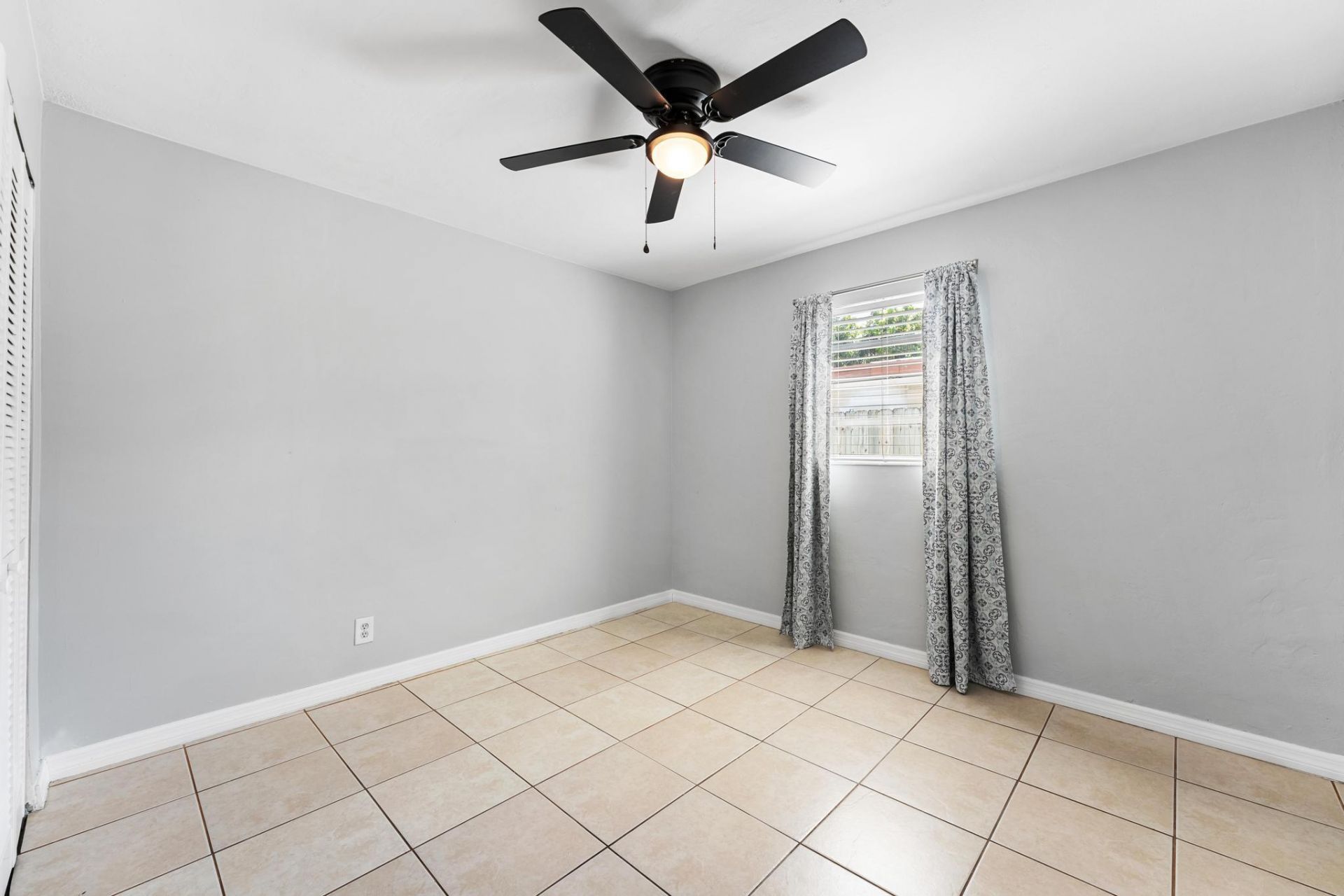 2105 Wellington Road, West Palm Beach, FL 33409 Photo