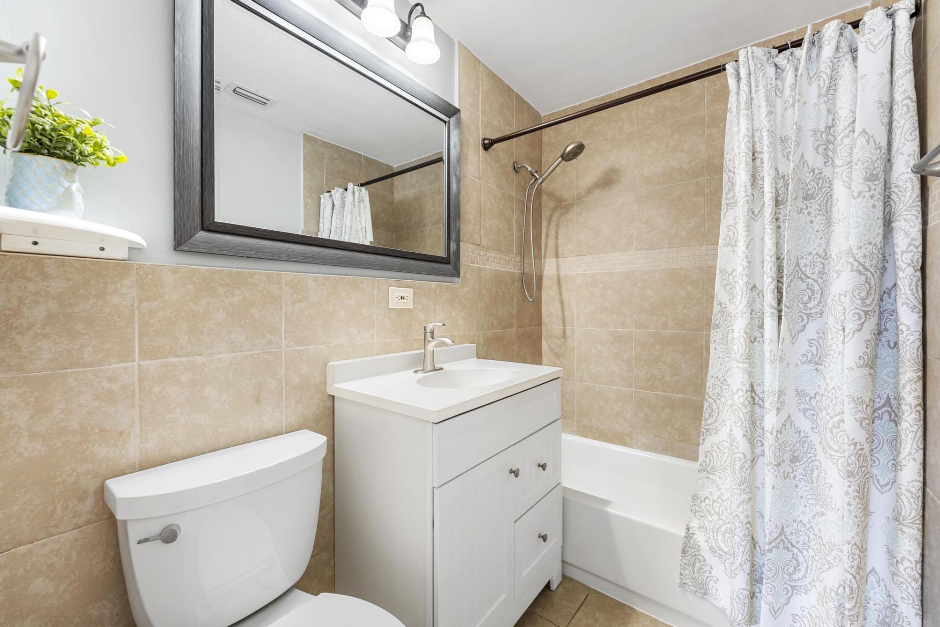 2105 Wellington Road, West Palm Beach, FL 33409 Photo