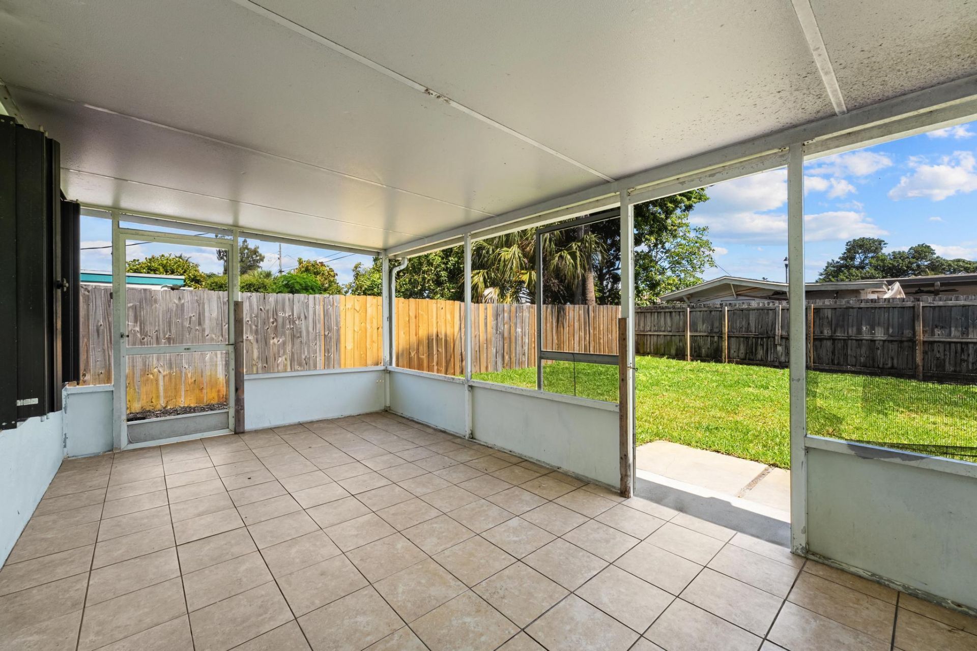2105 Wellington Road, West Palm Beach, FL 33409 Photo