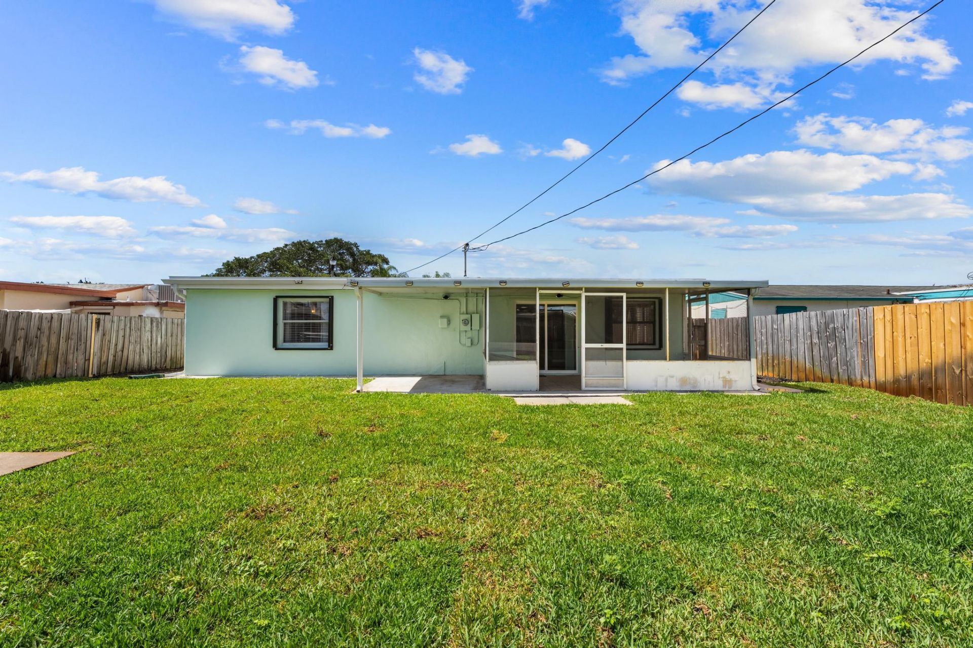 2105 Wellington Road, West Palm Beach, FL 33409 Photo