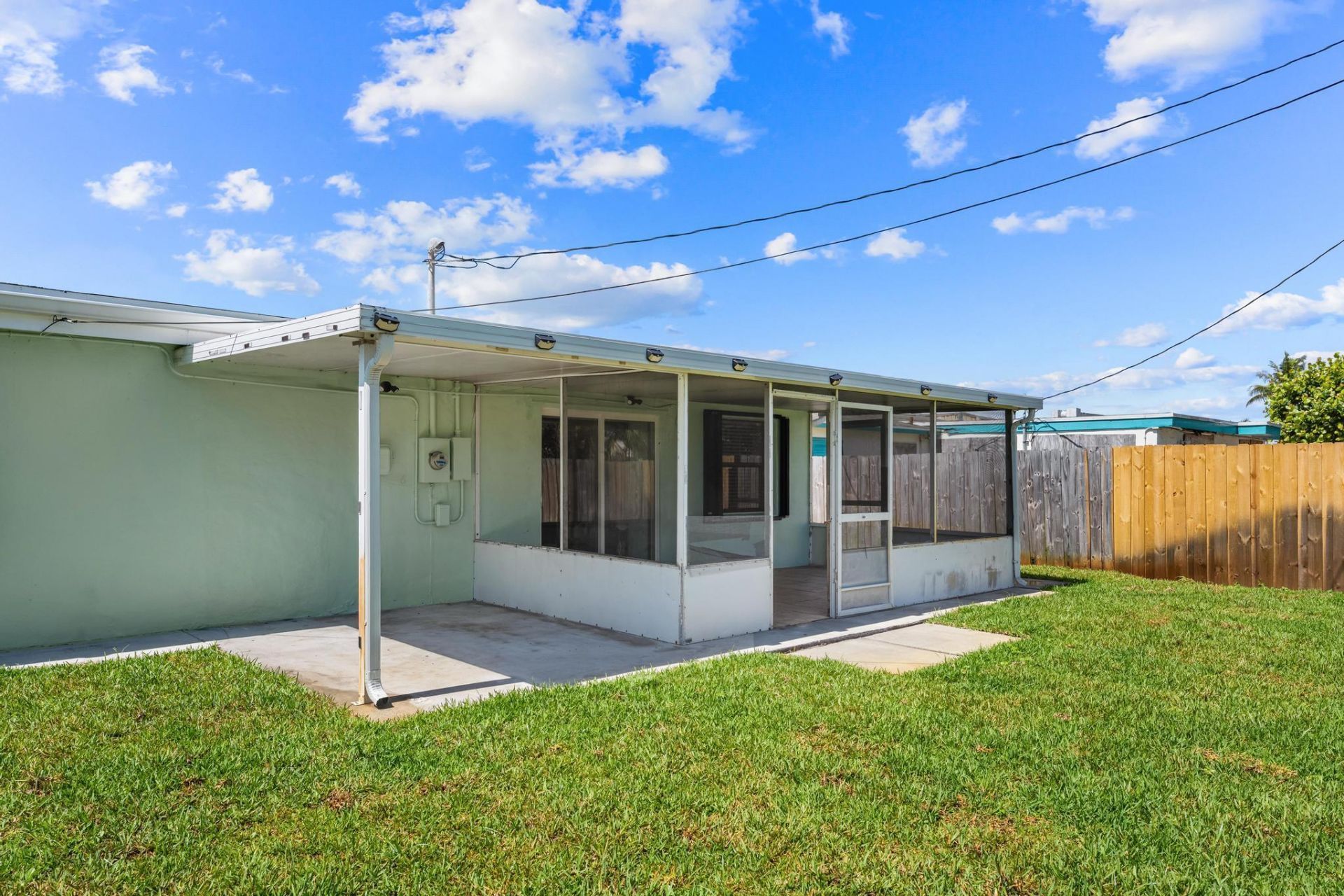 2105 Wellington Road, West Palm Beach, FL 33409 Photo