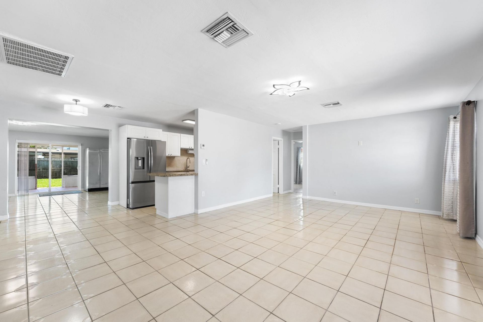 2105 Wellington Road, West Palm Beach, FL 33409 Photo
