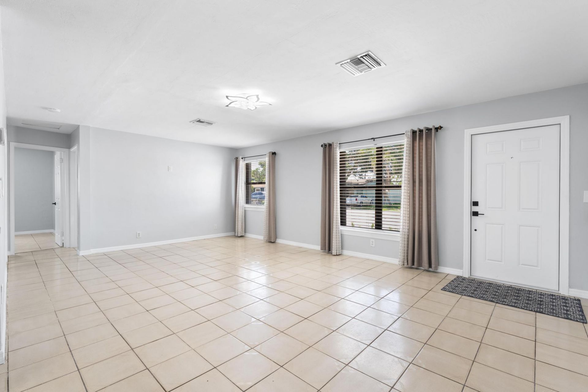 2105 Wellington Road, West Palm Beach, FL 33409 Photo