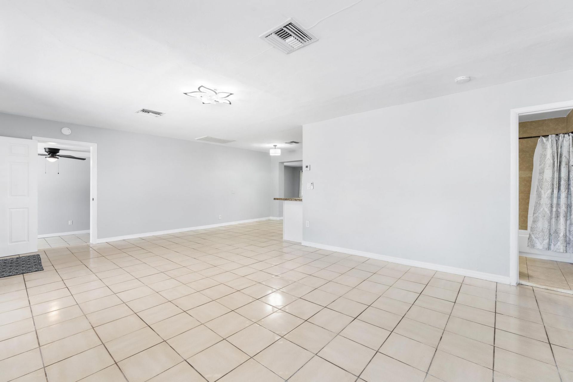 2105 Wellington Road, West Palm Beach, FL 33409 Photo