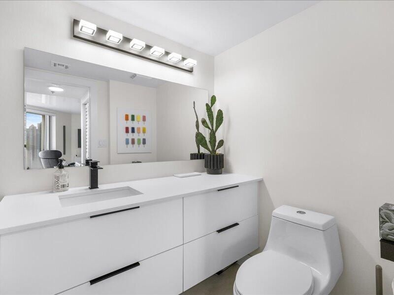 18260 N Bay Road, Unit 418, Sunny Isles Beach, FL 33160 Photo