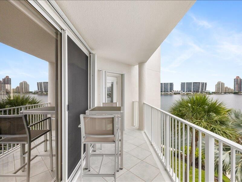 18260 N Bay Road, Unit 418, Sunny Isles Beach, FL 33160 Photo