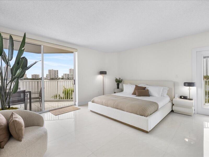 18260 N Bay Road, Unit 418, Sunny Isles Beach, FL 33160 Photo