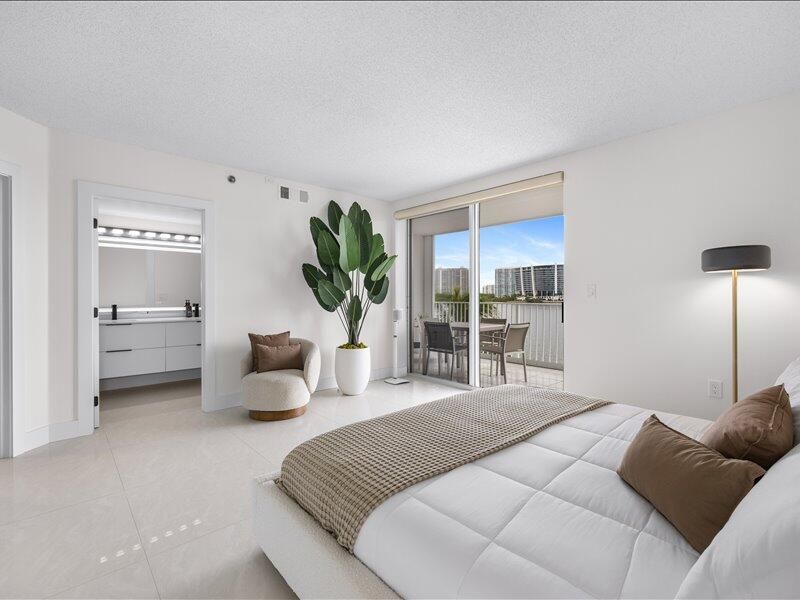 18260 N Bay Road, Unit 418, Sunny Isles Beach, FL 33160 Photo