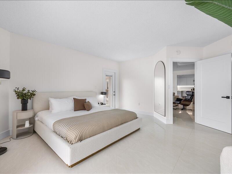 18260 N Bay Road, Unit 418, Sunny Isles Beach, FL 33160 Photo