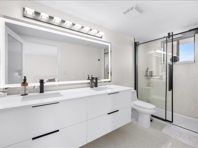 18260 N Bay Road, Unit 418, Sunny Isles Beach, FL 33160 Photo