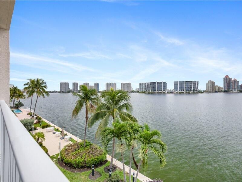 18260 N Bay Road, Unit 418, Sunny Isles Beach, FL 33160 Photo