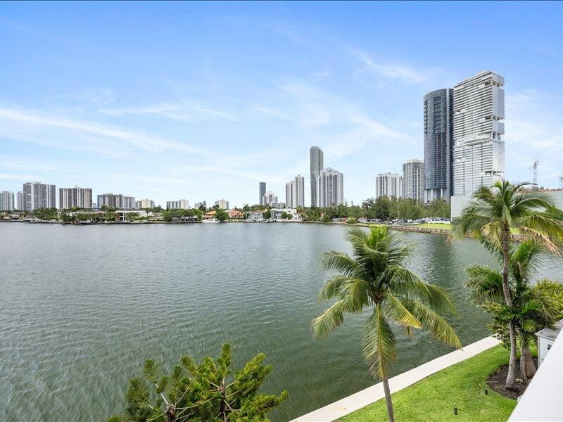 18260 N Bay Road, Unit 418, Sunny Isles Beach, FL 33160 Photo
