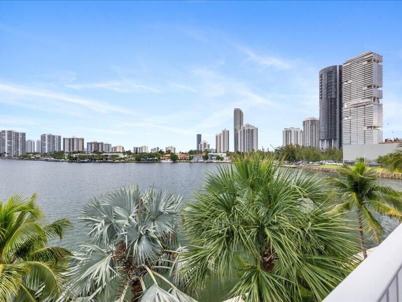 18260 N Bay Road, Unit 418, Sunny Isles Beach, FL 33160 Photo