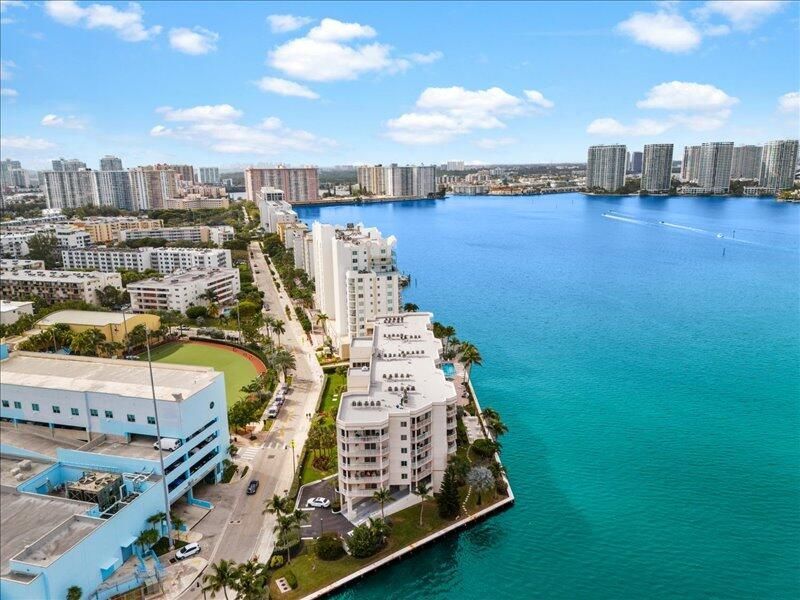 18260 N Bay Road, Unit 418, Sunny Isles Beach, FL 33160 Photo