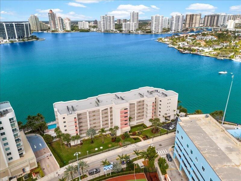 18260 N Bay Road, Unit 418, Sunny Isles Beach, FL 33160 Photo