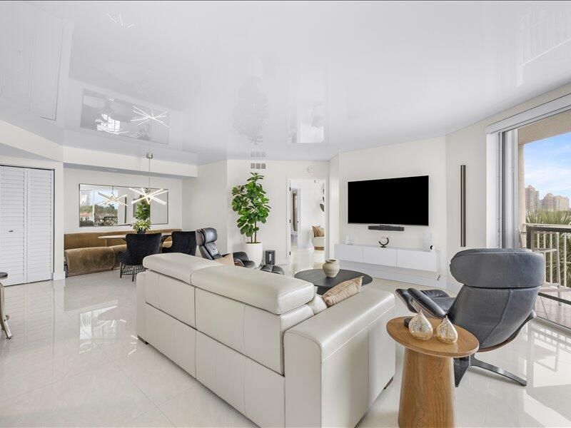 18260 N Bay Road, Unit 418, Sunny Isles Beach, FL 33160 Photo