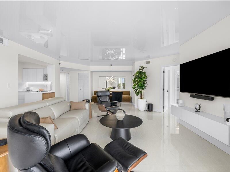 18260 N Bay Road, Unit 418, Sunny Isles Beach, FL 33160 Photo