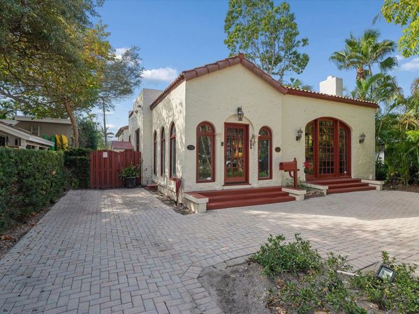 704 SE 8th Street, Fort Lauderdale, FL 33316