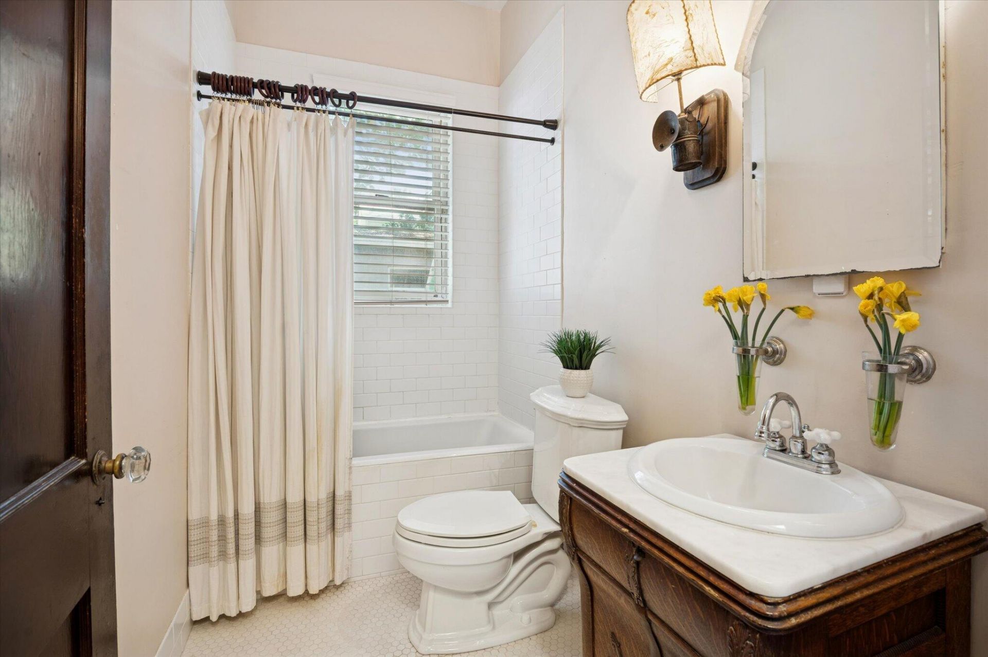 704 SE 8th Street, Fort Lauderdale, FL 33316 Photo