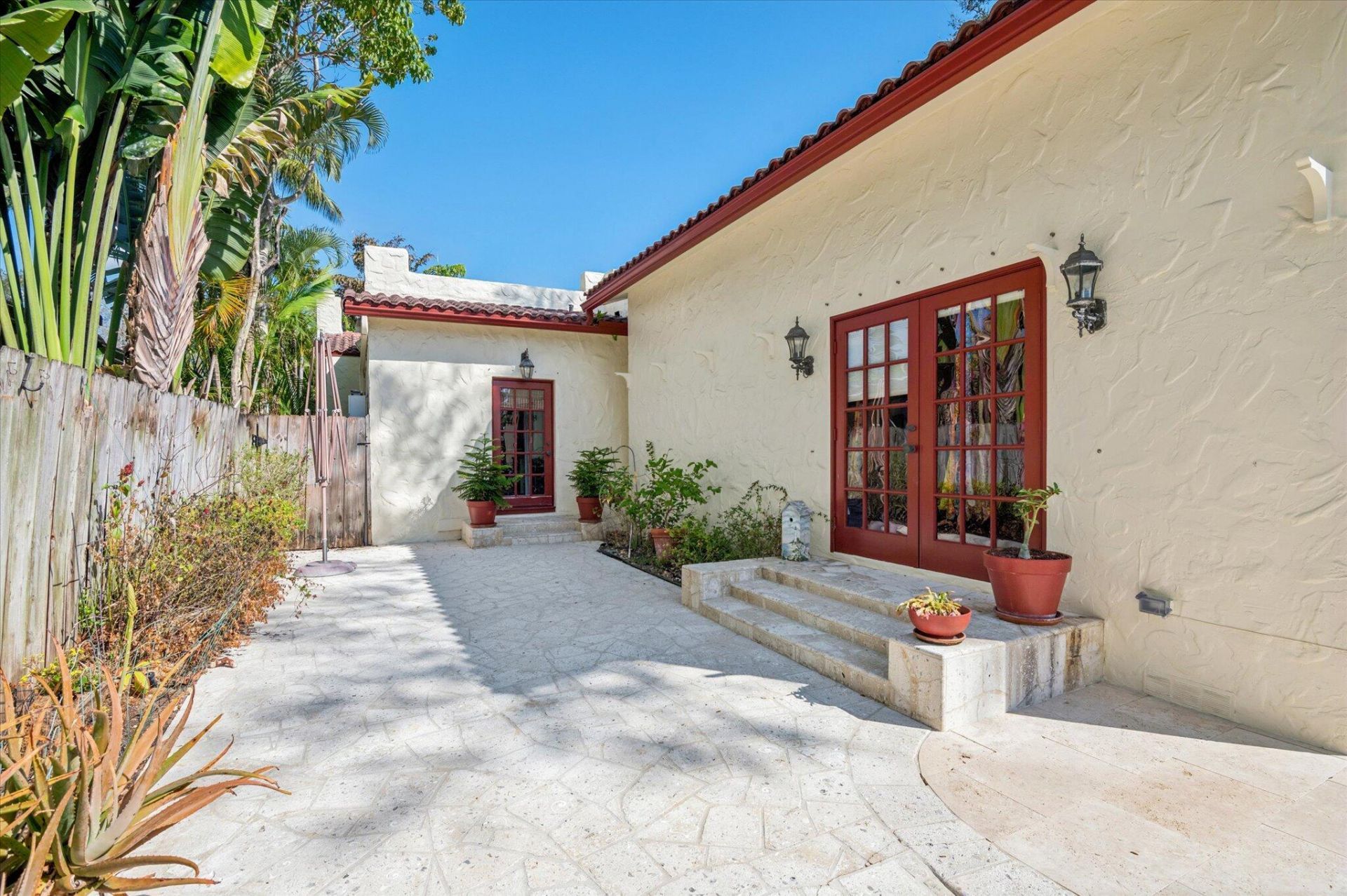 704 SE 8th Street, Fort Lauderdale, FL 33316 Photo