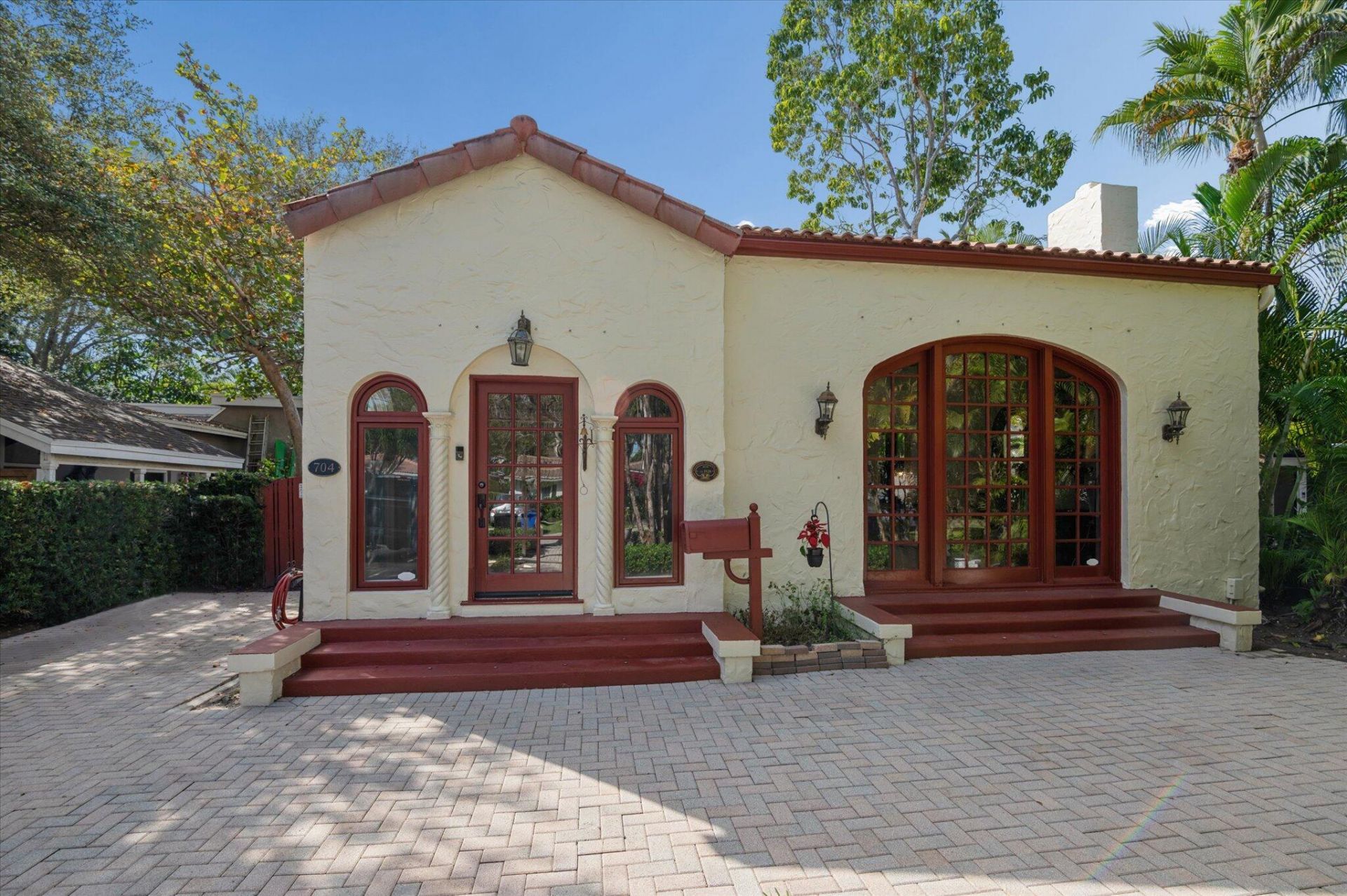 704 SE 8th Street, Fort Lauderdale, FL 33316 Photo