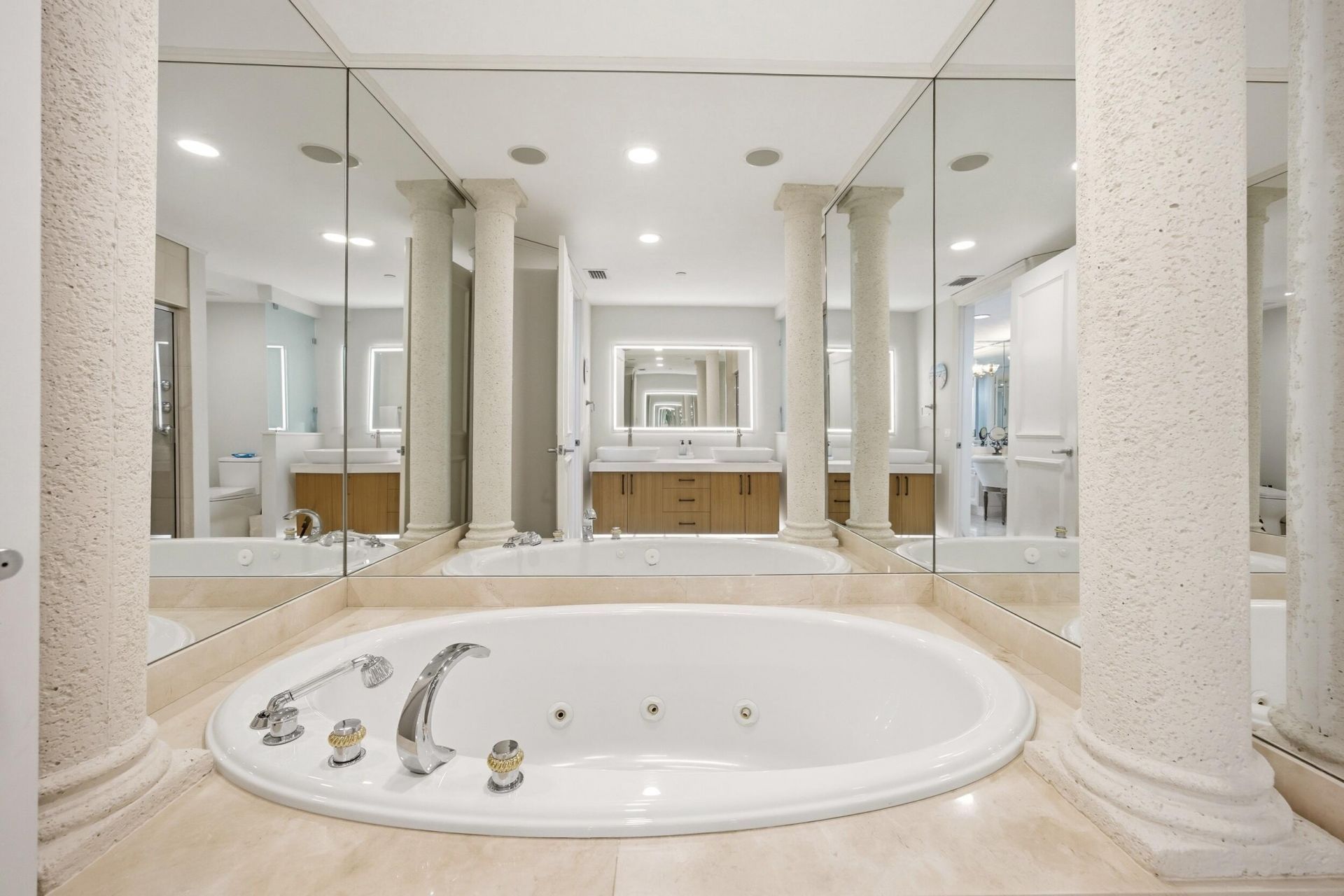 800 Ocean Drive, Unit 205, Juno Beach, FL 33408 Photo