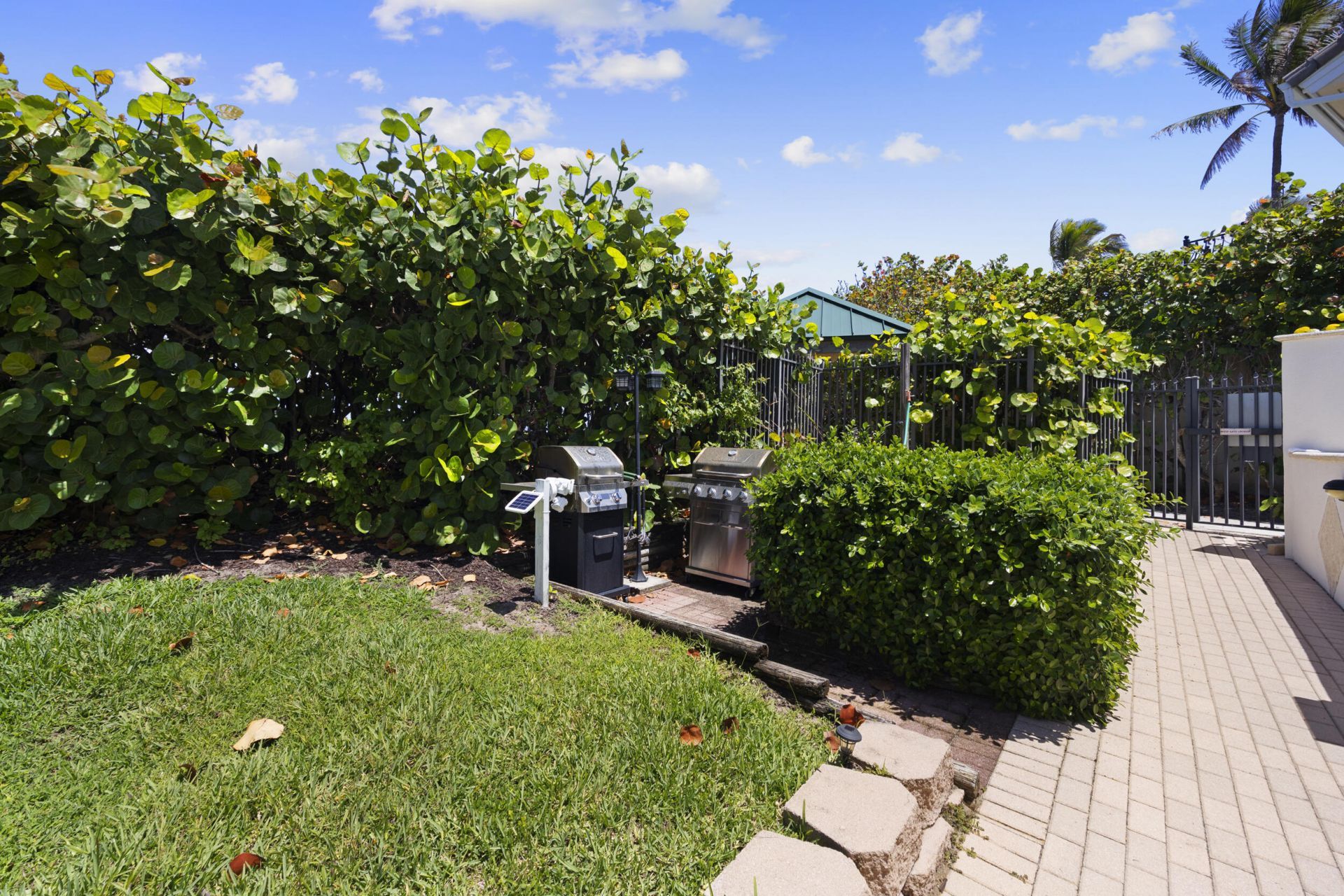 800 Ocean Drive, Unit 205, Juno Beach, FL 33408 Photo