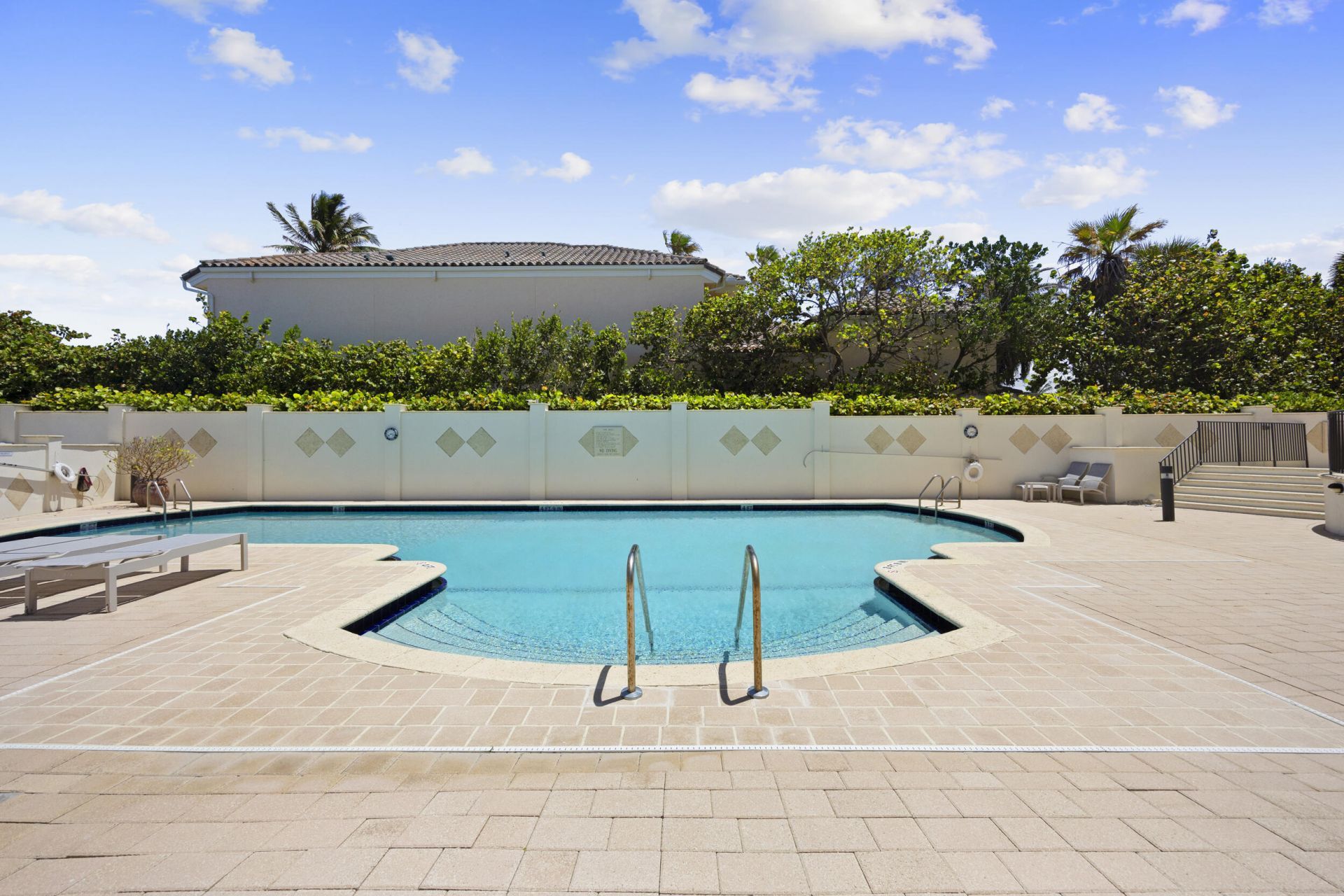 800 Ocean Drive, Unit 205, Juno Beach, FL 33408 Photo