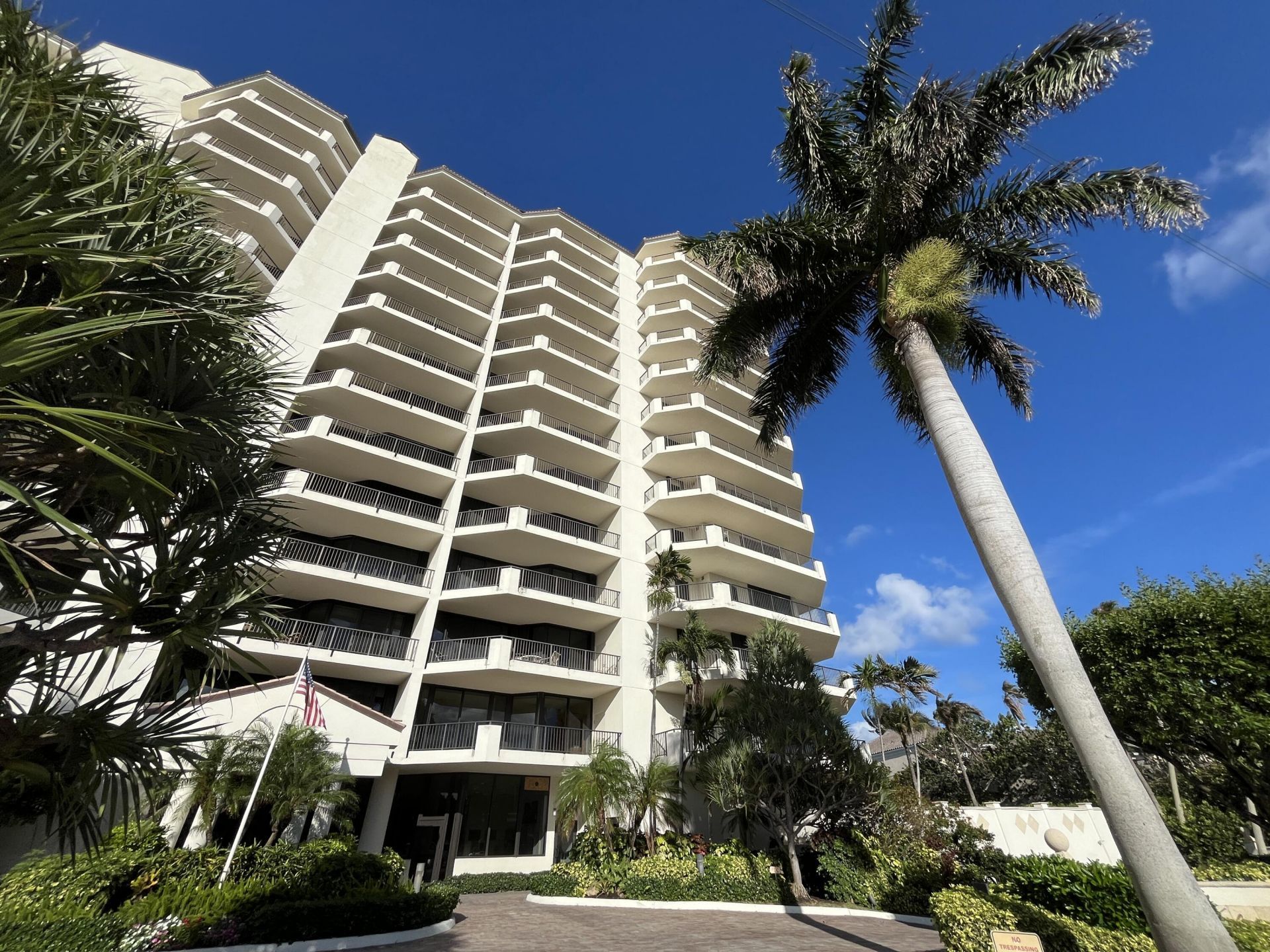 800 Ocean Drive, Unit 205, Juno Beach, FL 33408 Photo